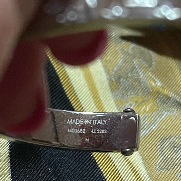 LOUIS VUITTON Manchette Monogram Bold Cuff - Picture 6 of 7